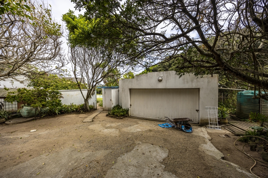 5 Bedroom Property for Sale in Gonubie Eastern Cape